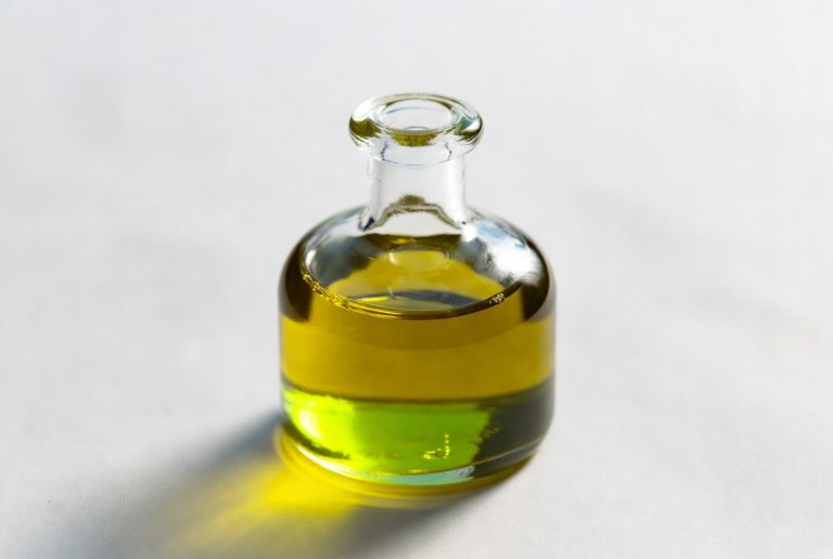 Avocado Oil vs Extra Virgin Olive Oil for Cooking